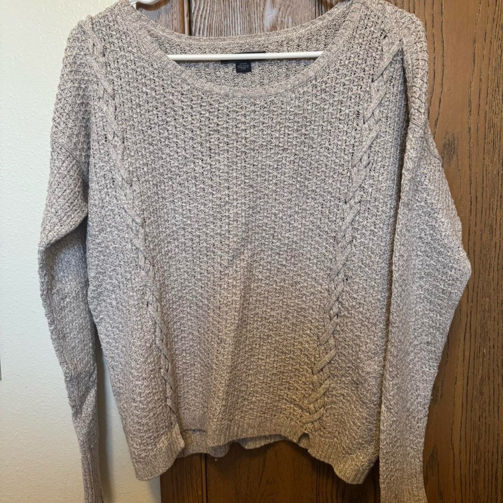 AMERICAN EAGLE GRAY SWEATER
